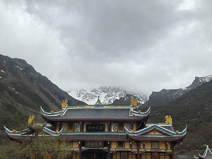 黄龙古寺